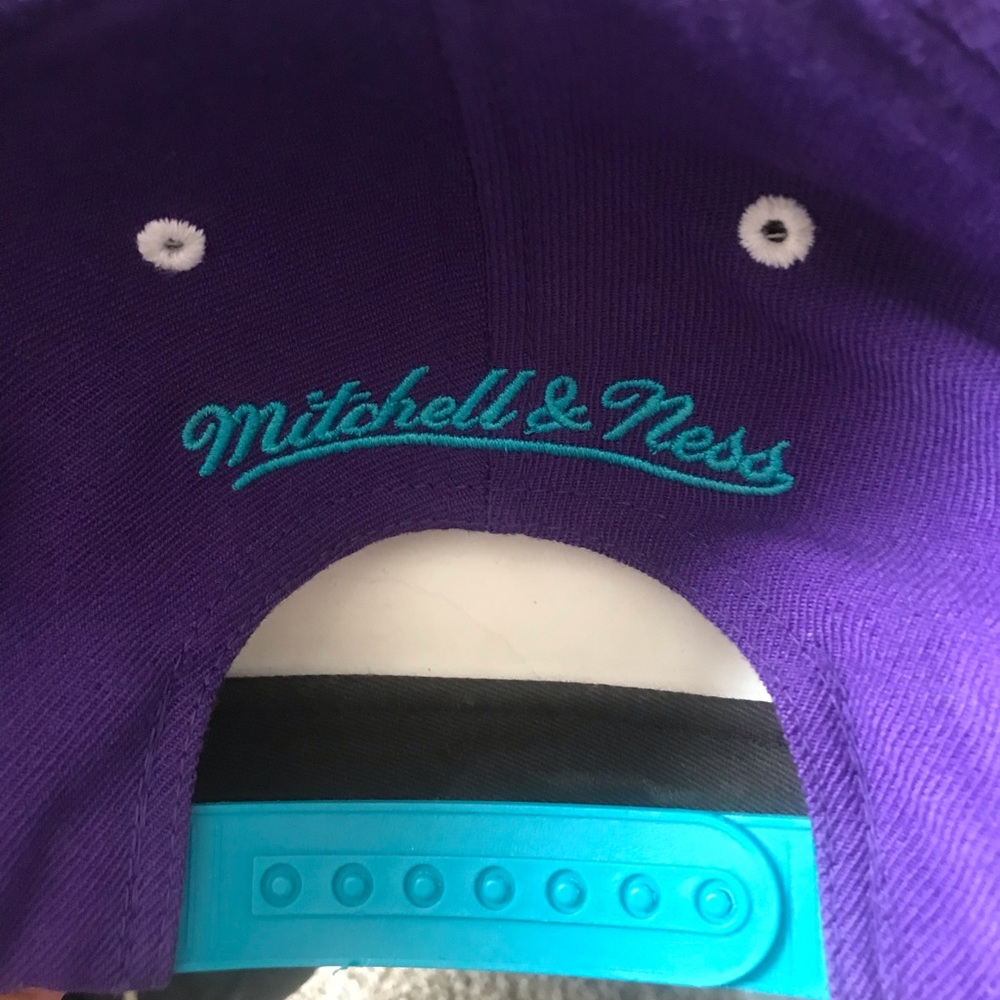 Hornets SnapBack - Picture 3 of 4
